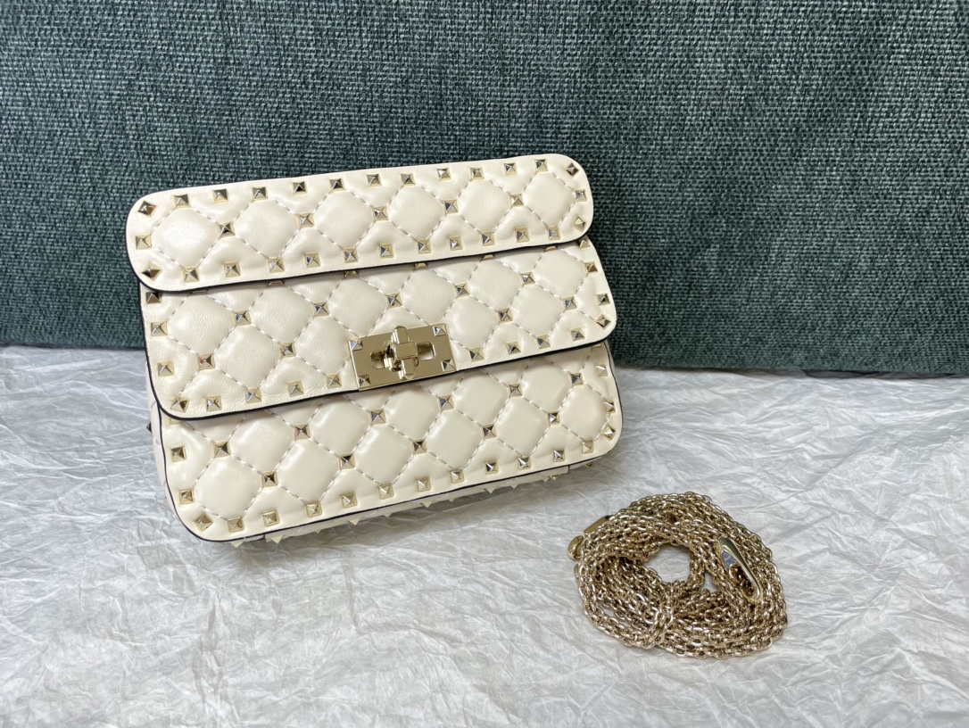 Valentino Garavani Rockstud Spike Small Chain Bag in Ivory Supple Lambskin Nappa